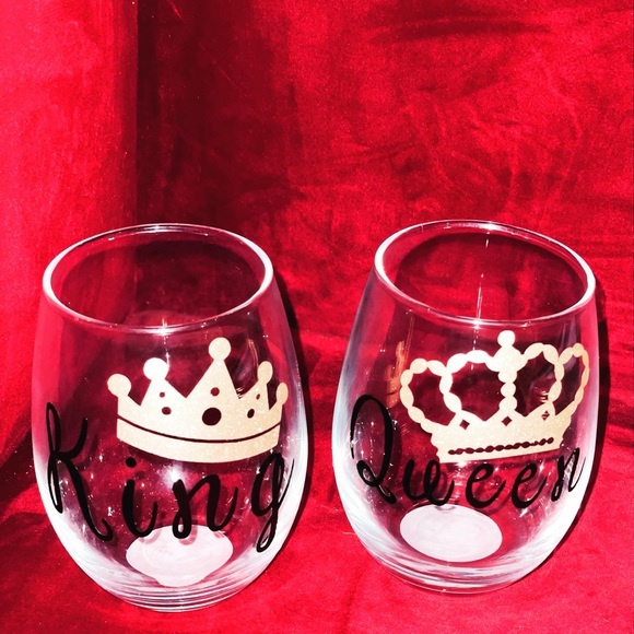 King and Queen Wine Glass Set - Picture 1 of 3